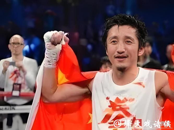 冠军老邹又要上阵了一场生意把家里掏空,他挑起担子回拳台 冠军老邹又要上阵了一场生意把家里掏空,他挑起担子回拳台